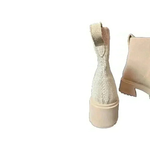 Steve Madden size 9.5 Holley Sand suede chunky block heel pull on ankle boots - Picture 3 of 12